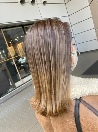 ミディアム カラー SHAFT Ieiriのヘアスタイル