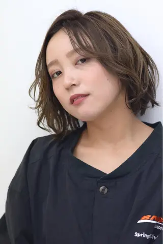 ミディアム カラー 🥛洒落髪小顔cut なら龍崎🥛のヘアスタイル