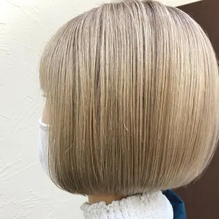 ショート in'dexhair U所属・ブリーチ🌈ハイトー ンカラー ✨アニカ✨のヘアスタイル