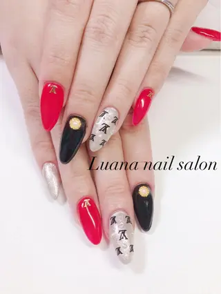 ネイル Loa　salon所属・小南 奈々美のネイルデザイン