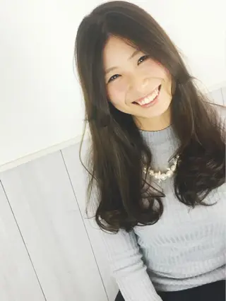 ロング ナガサカ サチのヘアスタイル