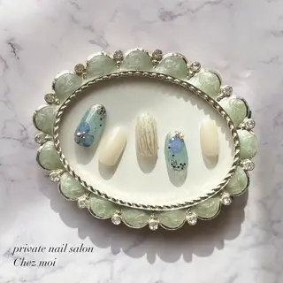 ネイル KOMINE TOMOKOのネイルデザイン