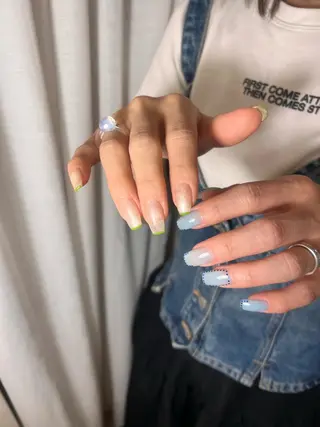 セミロング each所属・𝐞𝐚𝐜𝐡 nanami🩰のネイルデザイン