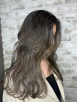 ロング カラー she2.shinjuku所属・takumi Hのヘアスタイル