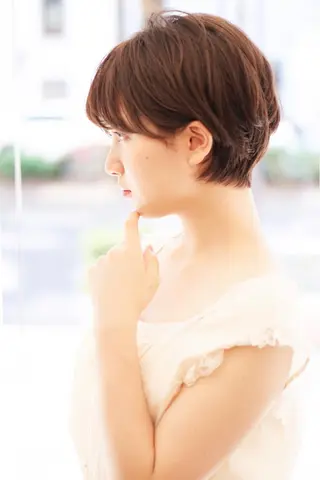 ショート カラー ディレクター ノナカのヘアスタイル