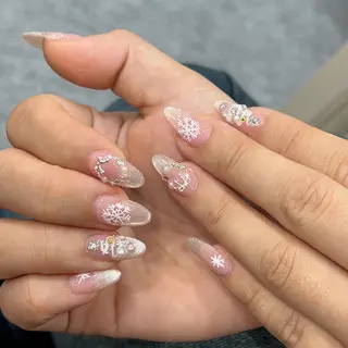 ネイル MQueen ネイルサロンマルのネイルデザイン