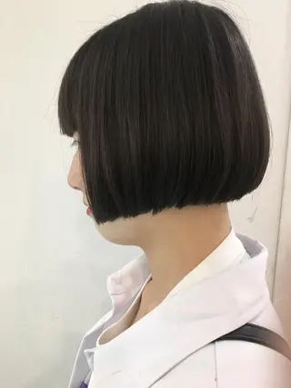 ショート nuu所属・💜ショート💜 ウルフ、ボブ二色亜美のヘアスタイル