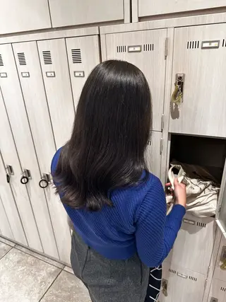 ミディアム カラー ZACC ayakaのヘアスタイル