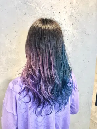 ロング カラー ヘアアレンジ ｲﾝﾅｰｶﾗｰ屋さん 🫧伊藤拓実のヘアスタイル