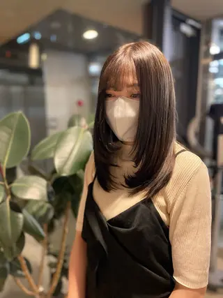 セミロング カラー MIYUU OTANIのヘアスタイル