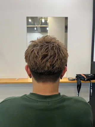 ショート メンズ COULEUR所属・岩佐 篤武のヘアスタイル