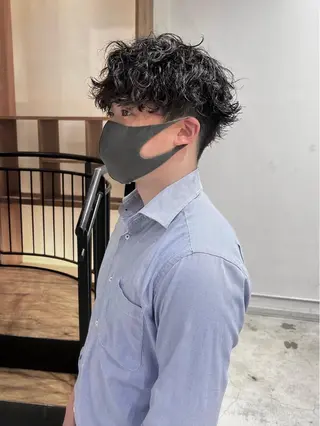 パーマ メンズ Qin shaire salon 原宿verno店所属・【センターパート】 ETO／江藤翼の眉毛・アイブロウイメージ