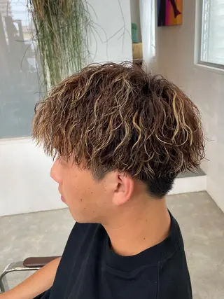 ショート カラー パーマ メンズ JERICHO HAIR所属・ユ カの眉毛・アイブロウイメージ