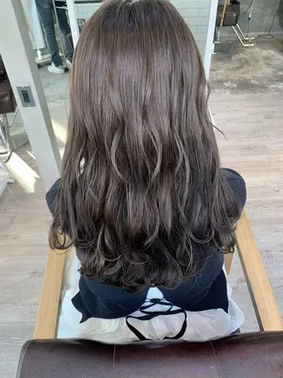 ロング カラー AUBE hair ales福岡平尾店所属・塚本 昂のヘアスタイル