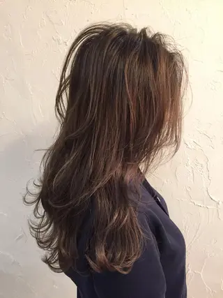 セミロング カラー 韓国レイヤー外国人風 透明感カラー髪質改善のヘアスタイル