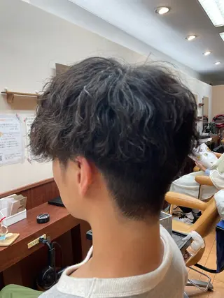 パーマ メンズ ルキ🌈ブリーチカラ ー&メンズパーマ🦄のヘアスタイル