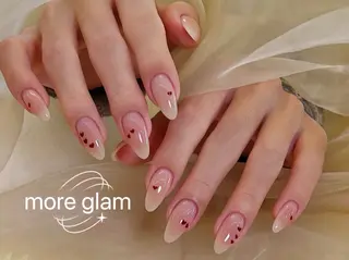 ミディアム more glam 原宿店のネイルデザイン