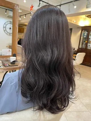 ロング 金子 しおりのヘアスタイル