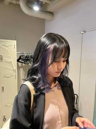 セミロング 寒色＆ブリーチ特化 寒色MiOのヘアスタイル