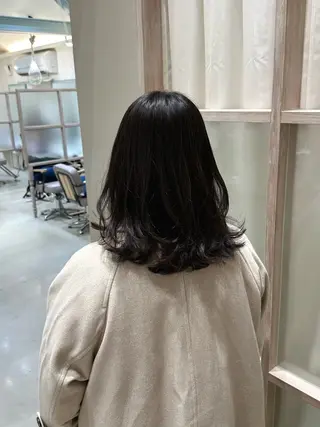 ミディアム N,SOL / 岩上 新大のヘアスタイル