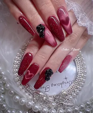 ネイル She   Nail所属・ISA_ BELLAのネイルデザイン