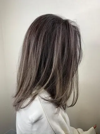 ミディアム カラー due hair 京都駅前店 MILBON オージュア認定サロン【デューヘアー】所属・ハイトーンブリーチ 土坂　由志【京都】のヘアスタイル