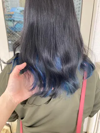 ミディアム roka ノゾミのヘアスタイル
