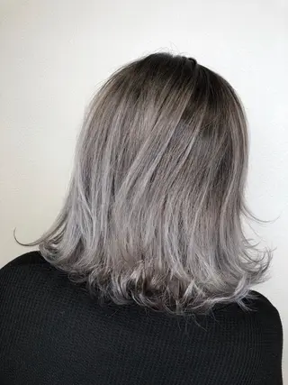 ミディアム カラー 海外風レイヤーカット 👑店長　平松　由のヘアスタイル