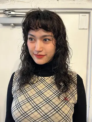 セミロング カラー パーマ ✴︎UNU ✴︎モエカのヘアスタイル