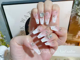 ネイル One Plus Nail Salonのネイルデザイン