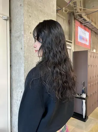 ロング パーマ 森田遥奈/透明感カラ ー/似合わせカットのヘアスタイル