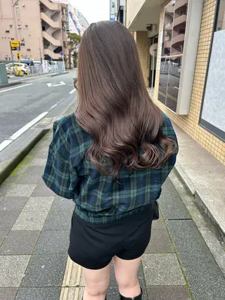 セミロング W所属・小林 朋花のヘアスタイル