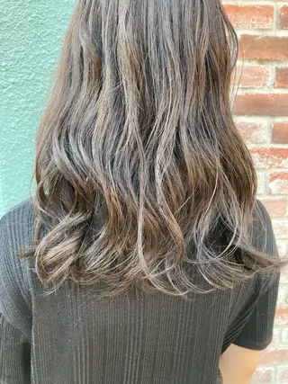 ロング パーマ/イルミナ カラー 三浦菜々子のヘアスタイル