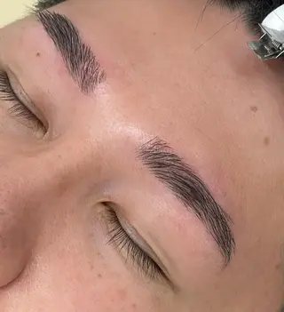 メンズ アイブロウ BEAUTYGENE 🪽nakoのマツエク・マツパデザイン