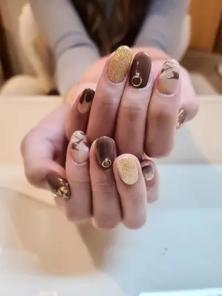 ネイル ビーケア自由が丘所属・えみ えみのネイルデザイン