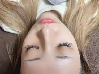 マツエク・マツパ hotstyle倶楽部所属・山下 芽伊のマツエク・マツパデザイン