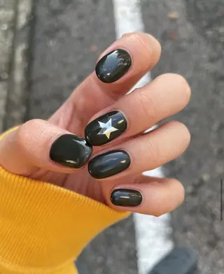 ネイル しおん⭐︎立川 sofaネイリストのネイルデザイン