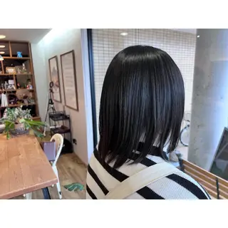ミディアム カラー ツキダテ ユイのヘアスタイル