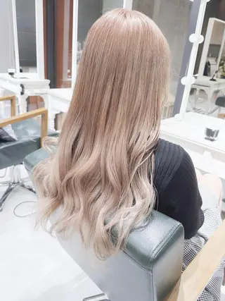 ロング ヘアアレンジ カラー 𝐑𝐈𝐍𝐊𝐀 🐣🩷のヘアスタイル