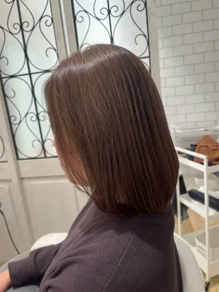 ショート ブリーチ無し白髪ぼか し/艶髪/津嘉山のヘアスタイル