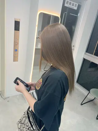 ロング maya レイヤーカットのヘアスタイル