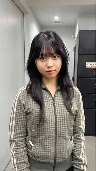 ロング 千田 紗羽のヘアスタイル