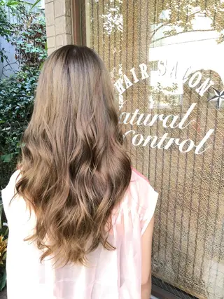 ロング カラー 韓国ヘア🤍髪質改善 🇰🇷AKANEのヘアスタイル