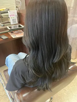 セミロング カラー 花城 沙也加のヘアスタイル