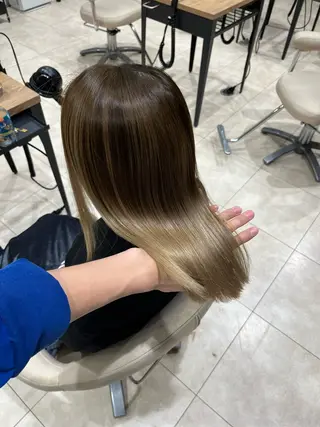 ミディアム 髪の修復専門サロン　hair place VIVE所属・KOTA / ハイトーン/髪質改善のヘアスタイル