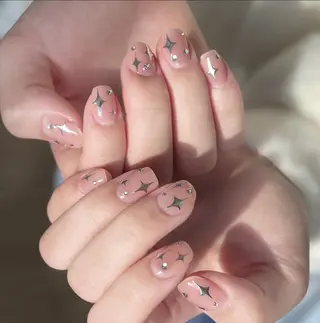 ネイル Queens 榊 まおのネイルデザイン