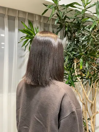 ミディアム カラー 山崎 彩音のヘアスタイル