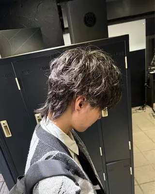 ミディアム パーマ メンズ 【フェザーパーマ】 【縮毛矯正】鶴田文のヘアスタイル