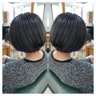 ショート カラー 村山 茉衣のヘアスタイル