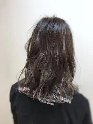 ミディアム カラー ケアブリーチ 坪井佑樹のヘアスタイル